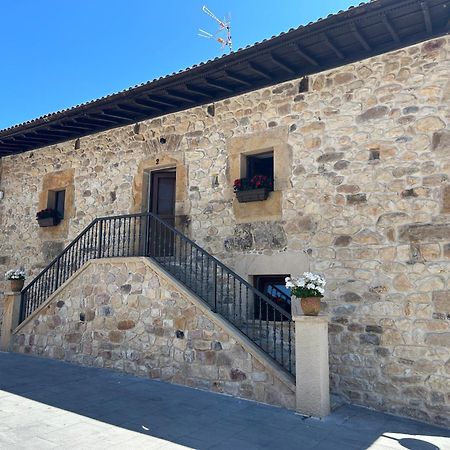 Apartamentos San Roque Arenas De Cabrales Buitenkant foto